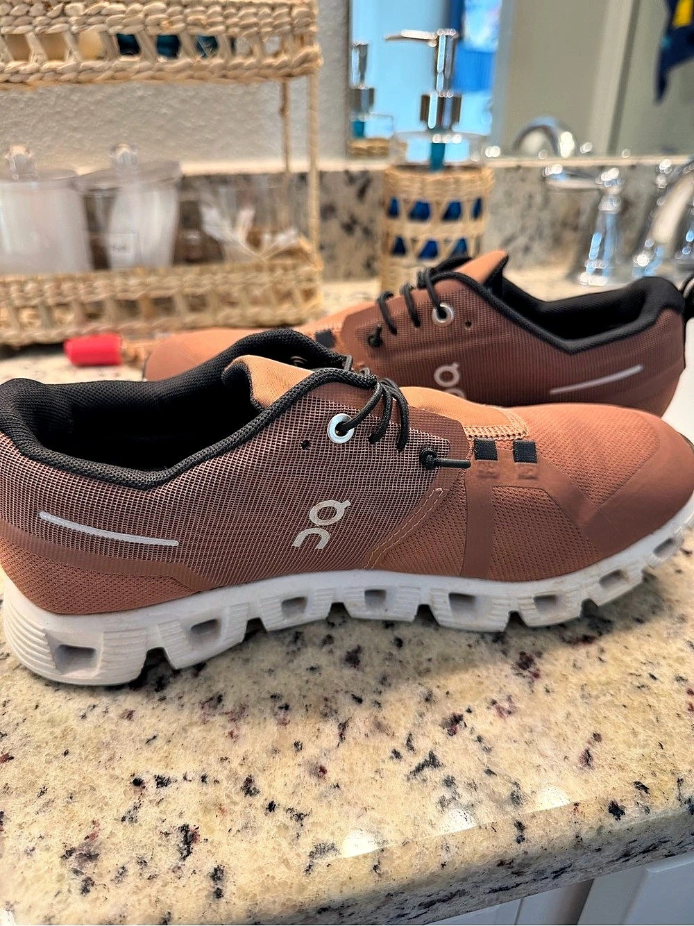 On Cloud 5 Waterproof Sneakers Brown & White US 8